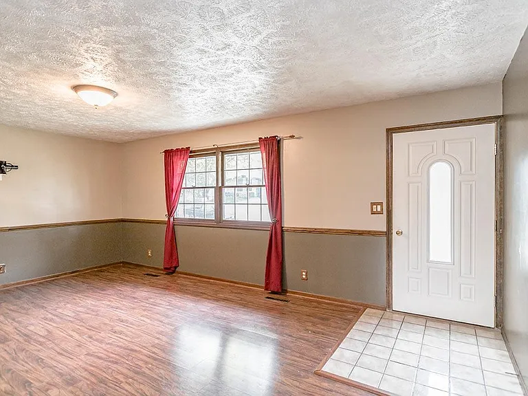 4010 Teri Ln — Photo 3
