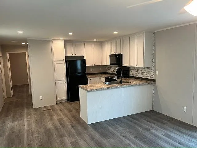 2 bed, 2.0 bath, 912 sqft, $1,500 — Photo 2