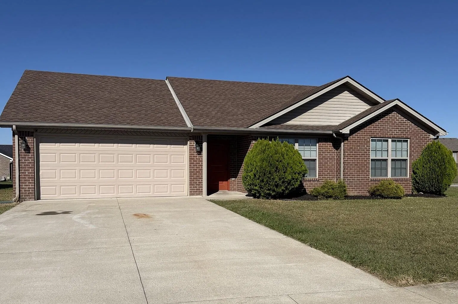 3 bed, 2.0 bath, 1242 sqft, $1,600 — Photo 1