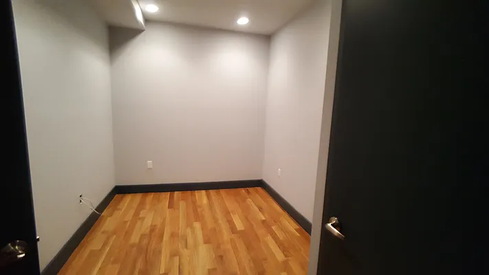 Rented by Evergreen Apartments BK | media 40