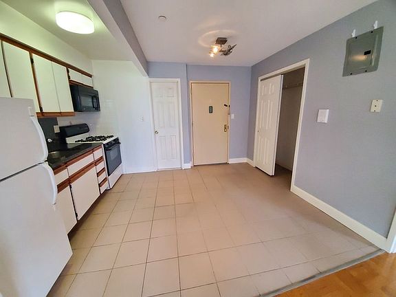 4th image of 26-34 30th St #2F