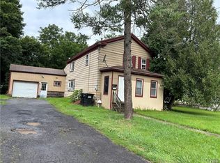 1722 Valley Dr, Syracuse, NY 13207