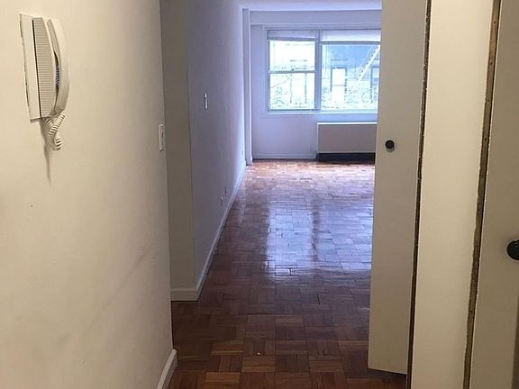 4th image of 420 E 80th St APT 4F