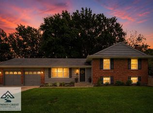 205 SW Craigmont Dr, Lees Summit, MO 64081