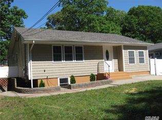 167 Blue Point Rd, Selden, NY 11784