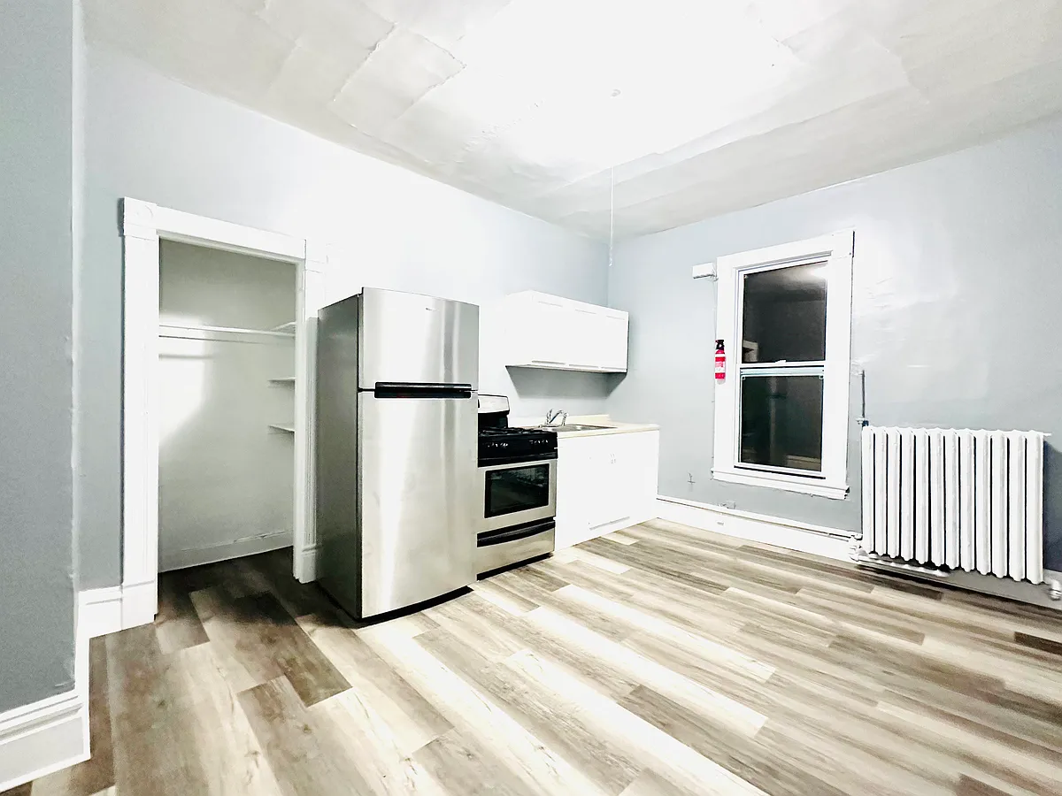 Building Photo - 1515 E 19th St #3