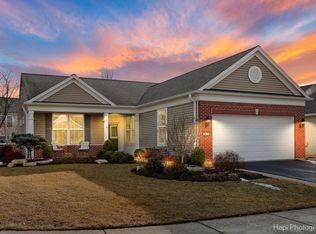 3161 Ravinia Cir, Mundelein, IL 60060