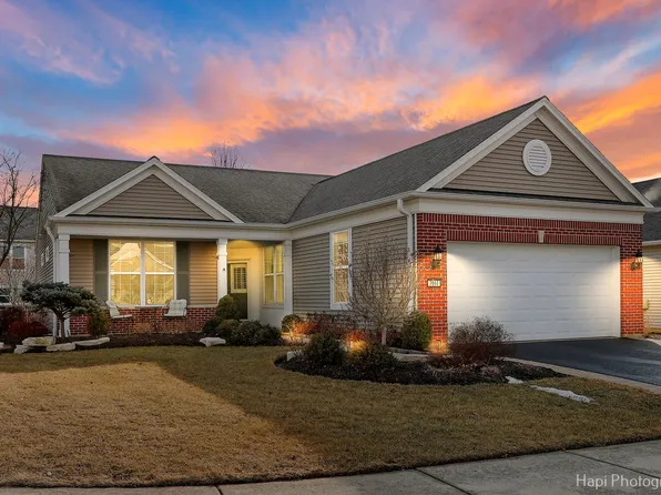 3161 Ravinia Cir, Mundelein, IL 60060