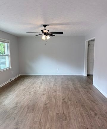 4th image of 919 N Weldon St