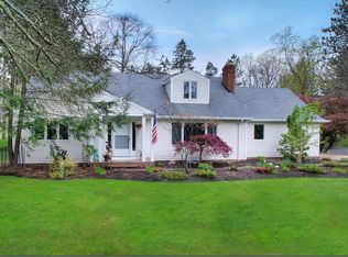 90 Meadowhill Ln, Moreland Hills, OH