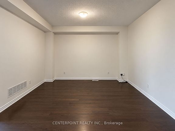 5th image of 313 Ridley Cres