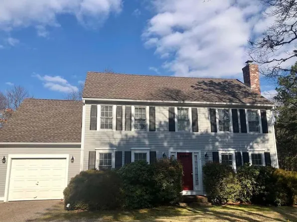 2 Grassy Knoll Circle, Mashpee, MA 02649