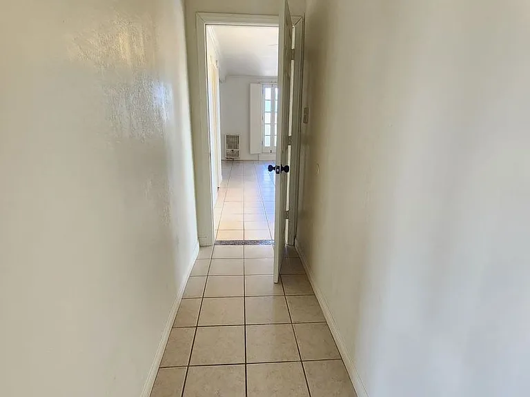 5762 Howard Way — Photo 8