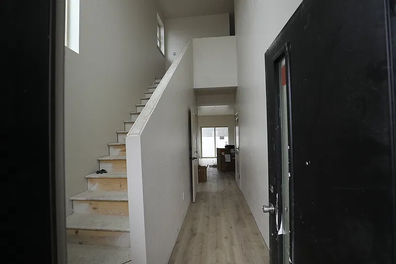 2 bed, 2.5 bath, $2,195 — Photo 2