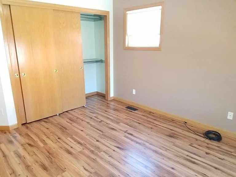 214 E Iowa Ave — Photo 9