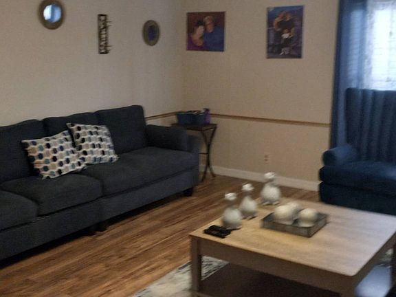 3rd image of 4704 Lakeland Harbor Cres