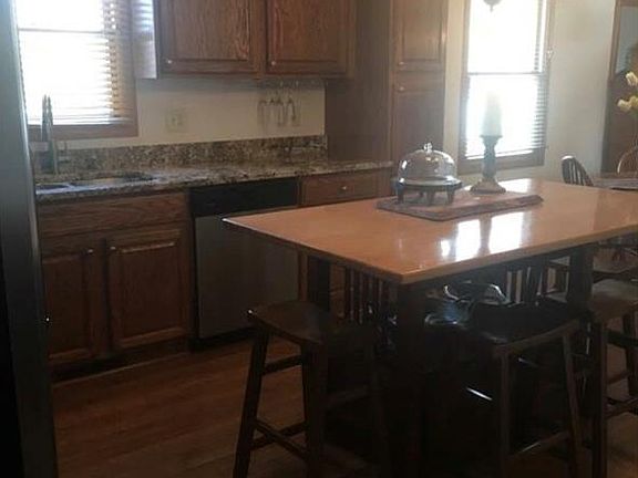 5th image of 560 Doral Dr