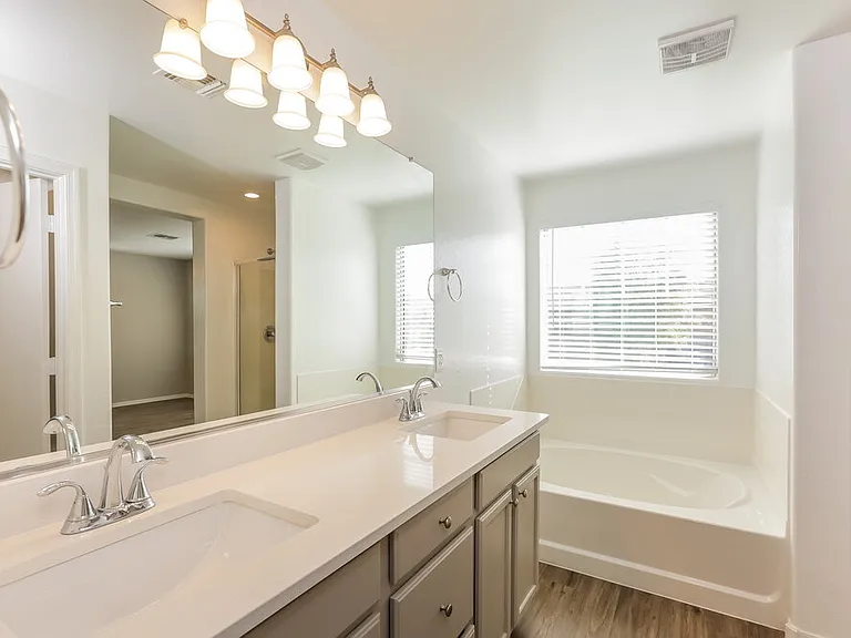 7338 W Cambridge Ave — Photo 11