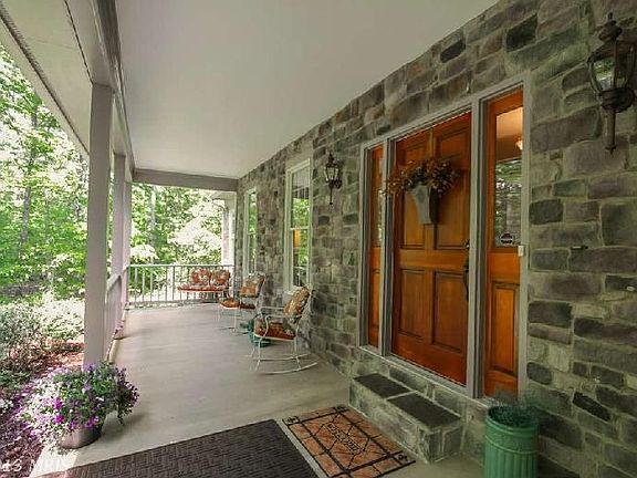 4th image of 8201 Waterford Dr