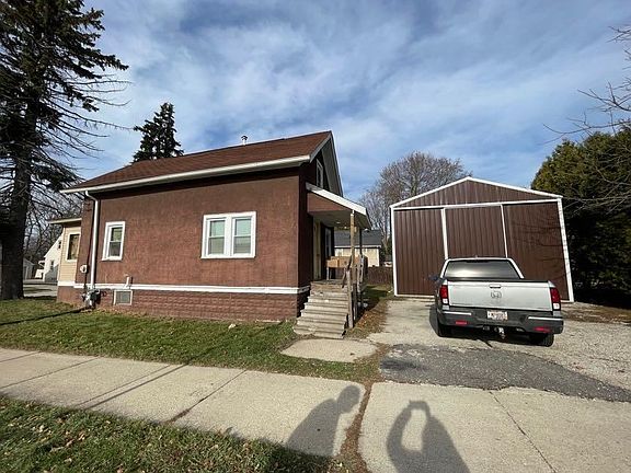 3rd image of 255 Waverly Pl