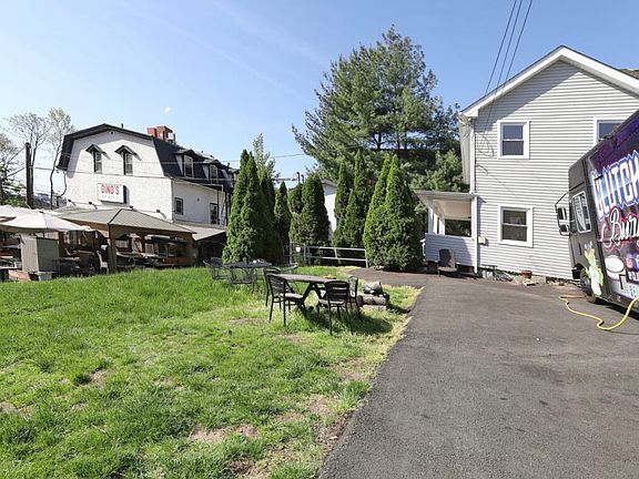 3rd image of 1466 River Rd #1466