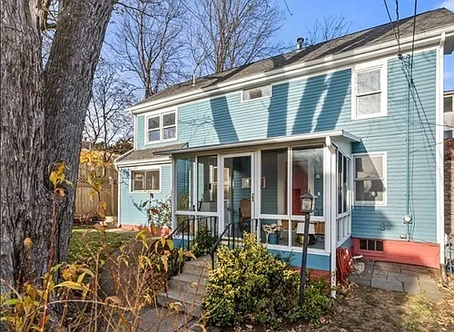 11R Berkeley St Photo 1