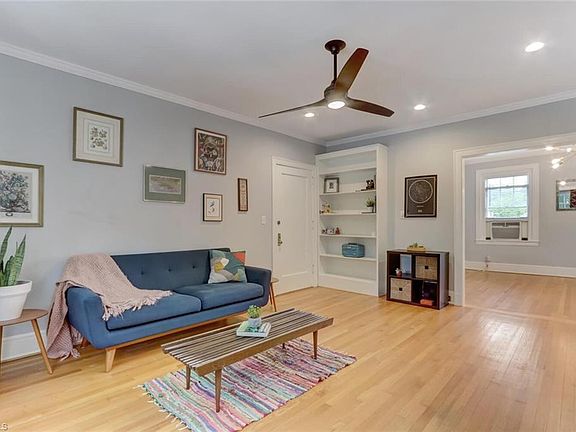 2nd image of 906 W Market St APT B3
