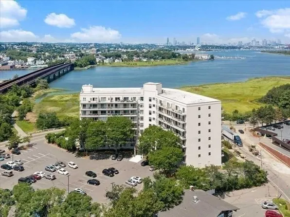 133 Commander Shea Blvd APT 315, Quincy, MA 02171