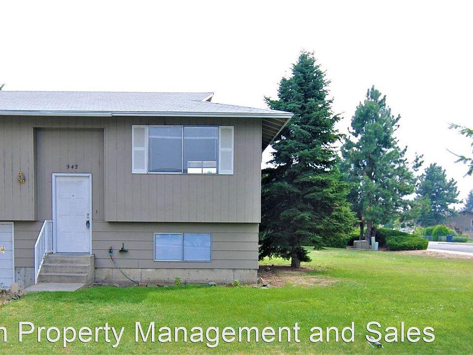 1st image of 942 2nd St SE