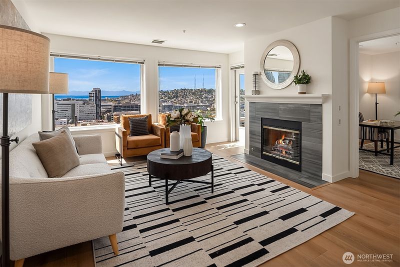 4th image of 420 Melrose Avenue E #902