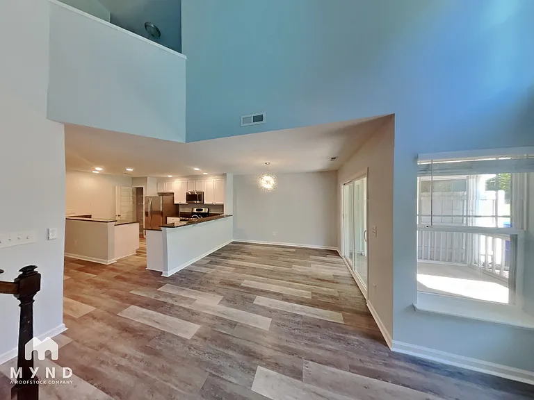 182 Red Admiral Ct — Photo 3