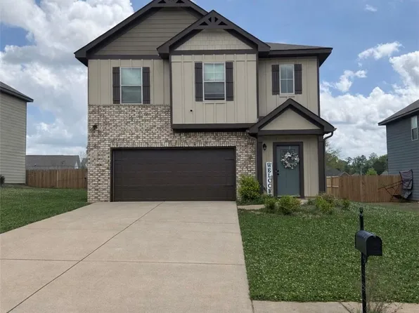 2801 Dunstan Ln, Opelika, AL 36804