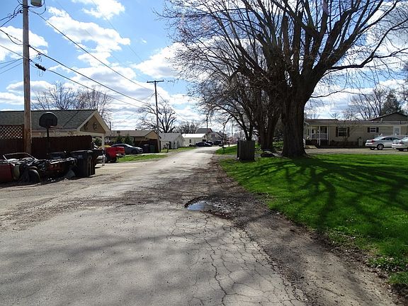 4th image of 21 Lakeview Dr