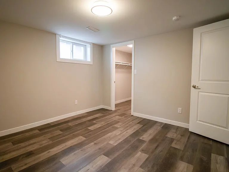 121 Golden Blvd W — Photo 8