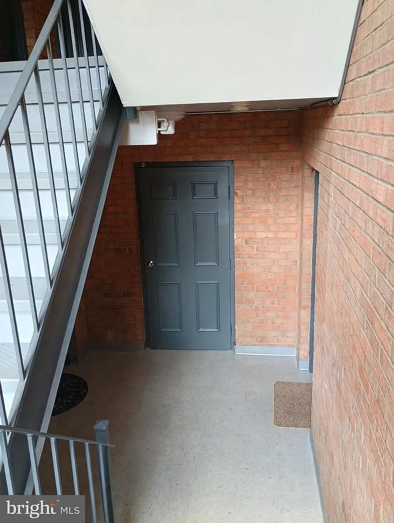 1 bed, 1.0 bath, 723 sqft, $1,600 — Photo 3