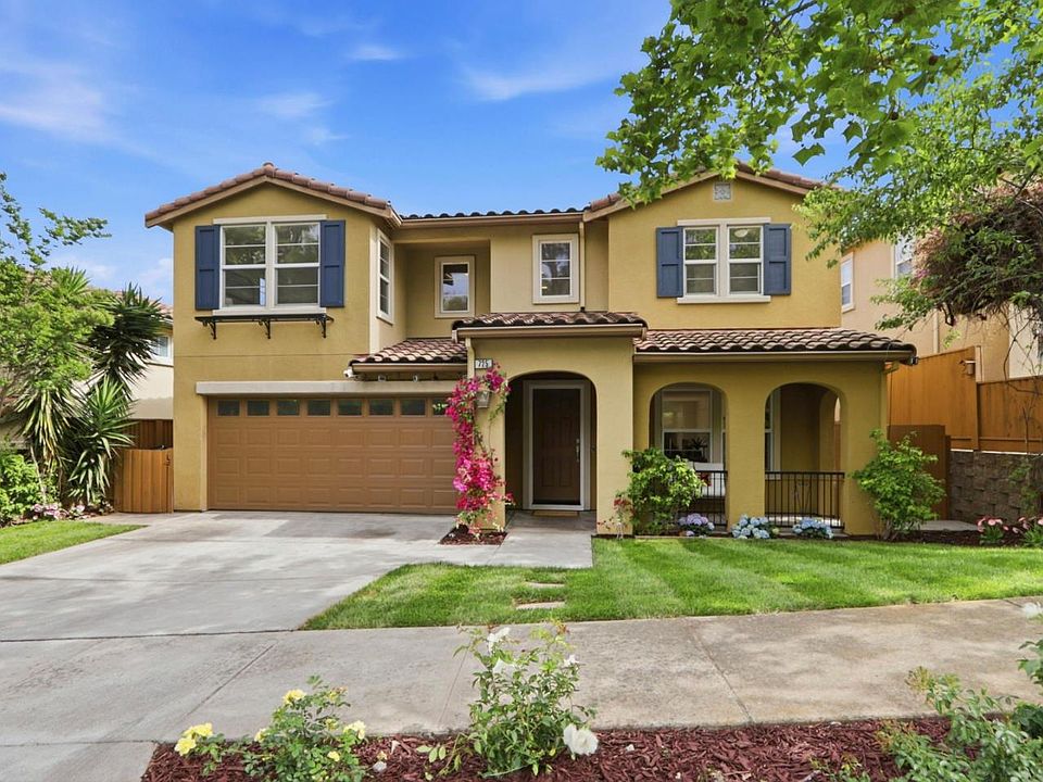 1st image of 725 Portofino Pl
