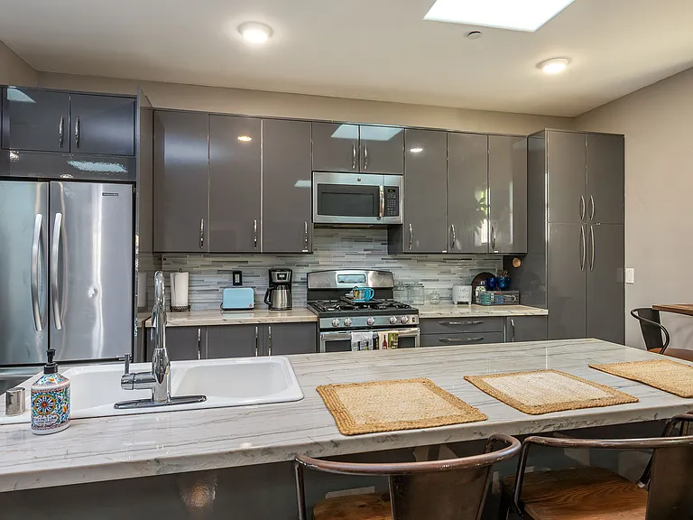4741 Point Loma Ave #201 — Photo 44