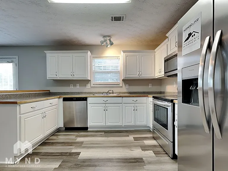 280 Shadowbrooke Dr — Photo 3