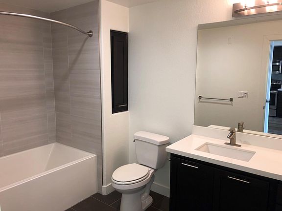 5th image of 451 N 10th Ave #414