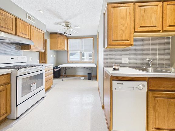 5th image of 750 Robert St S #2