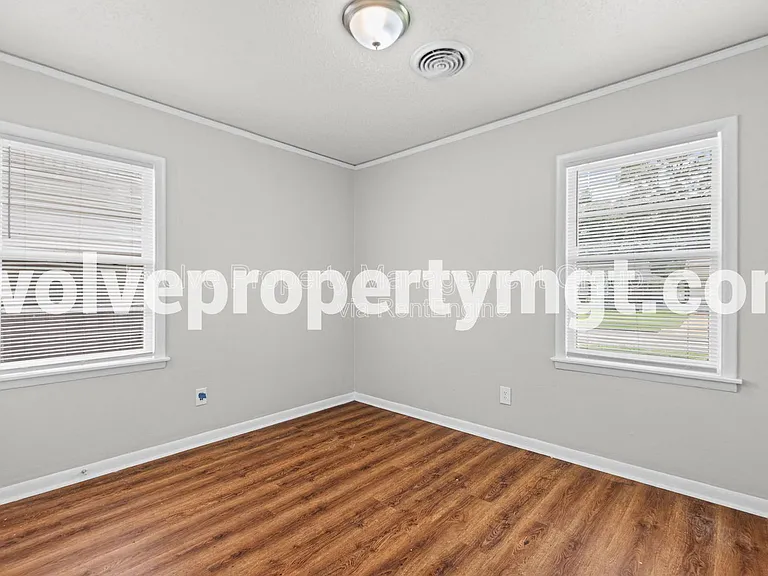 1716 Cornelia Ln — Photo 11
