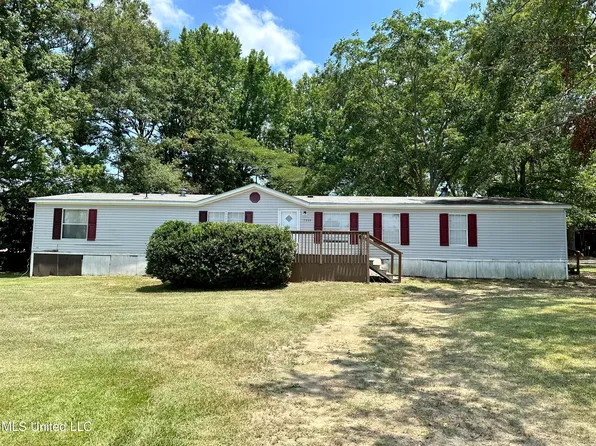 1339 Lake Shore Dr, Byram, MS 39272