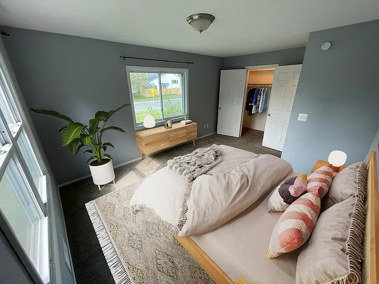 Master bedroom has plenty room for a King sized bed, not to mention full of natural light.