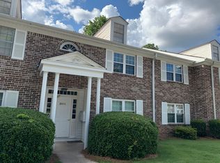 2104 Montreat Ln APT C, Vestavia Hills, AL 35216