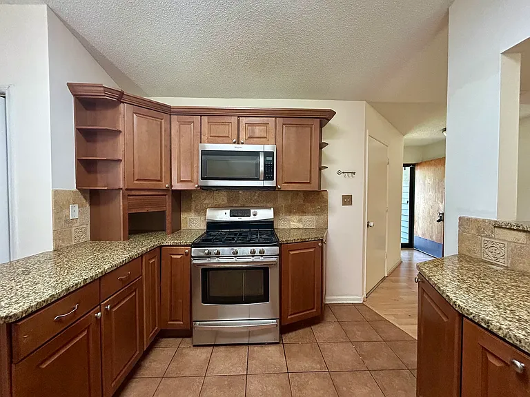 19 Briar Gate Ln — Photo 15