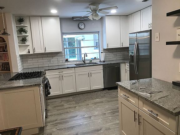 4th image of 2052 Cortez Ave
