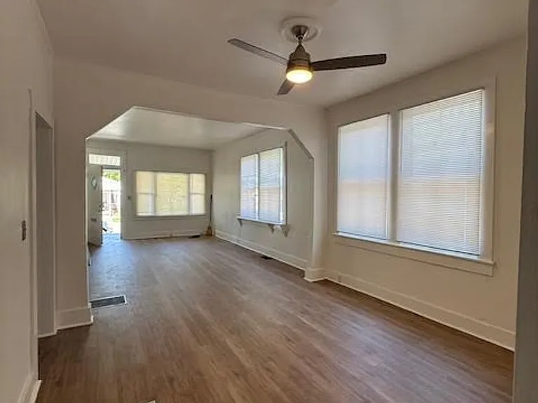 1009 S 6th St — Photo 12