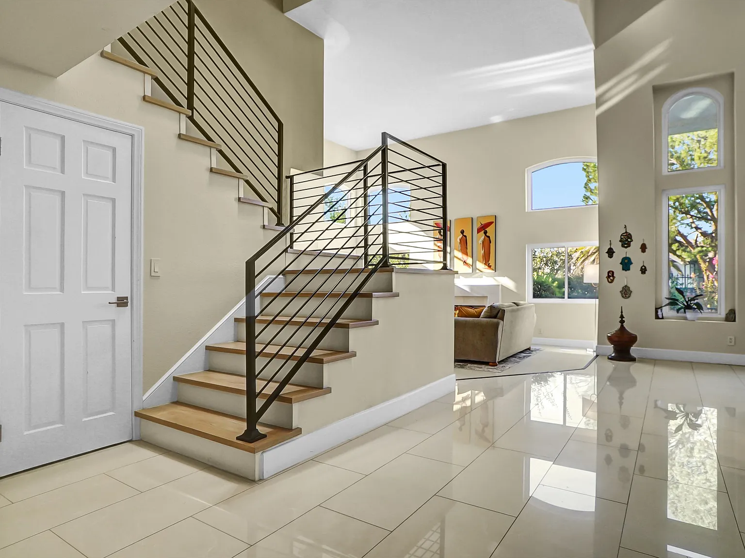 5 bed, 3670 sqft, $11,000 — Photo 4