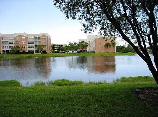 5th image of 9440 Sunrise Lakes Blvd APT 302