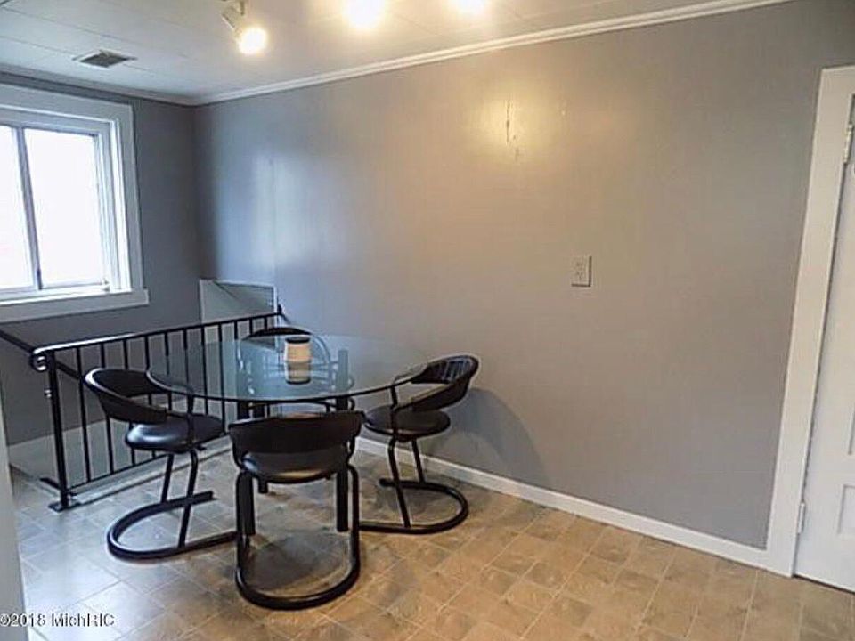 1st image of 709 Clinton Ave APT 2
